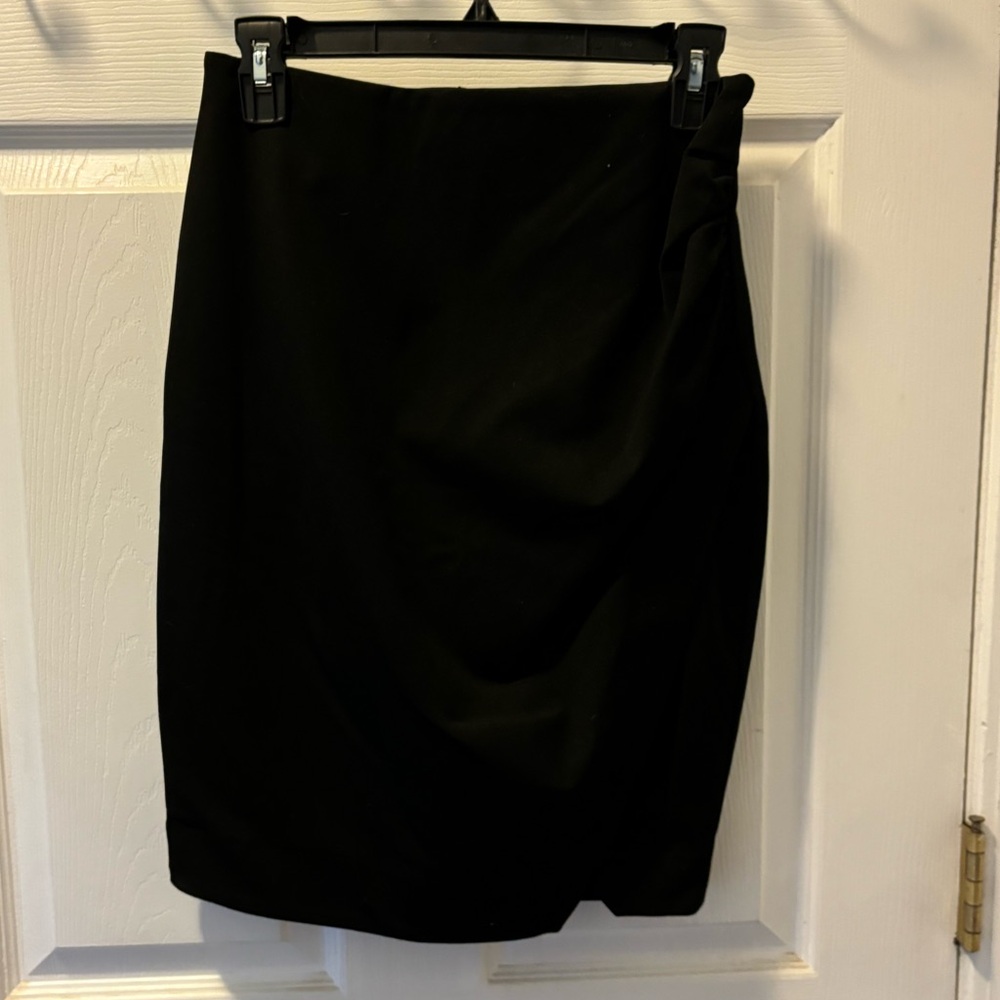🆕 Express skirt with pleats size 4